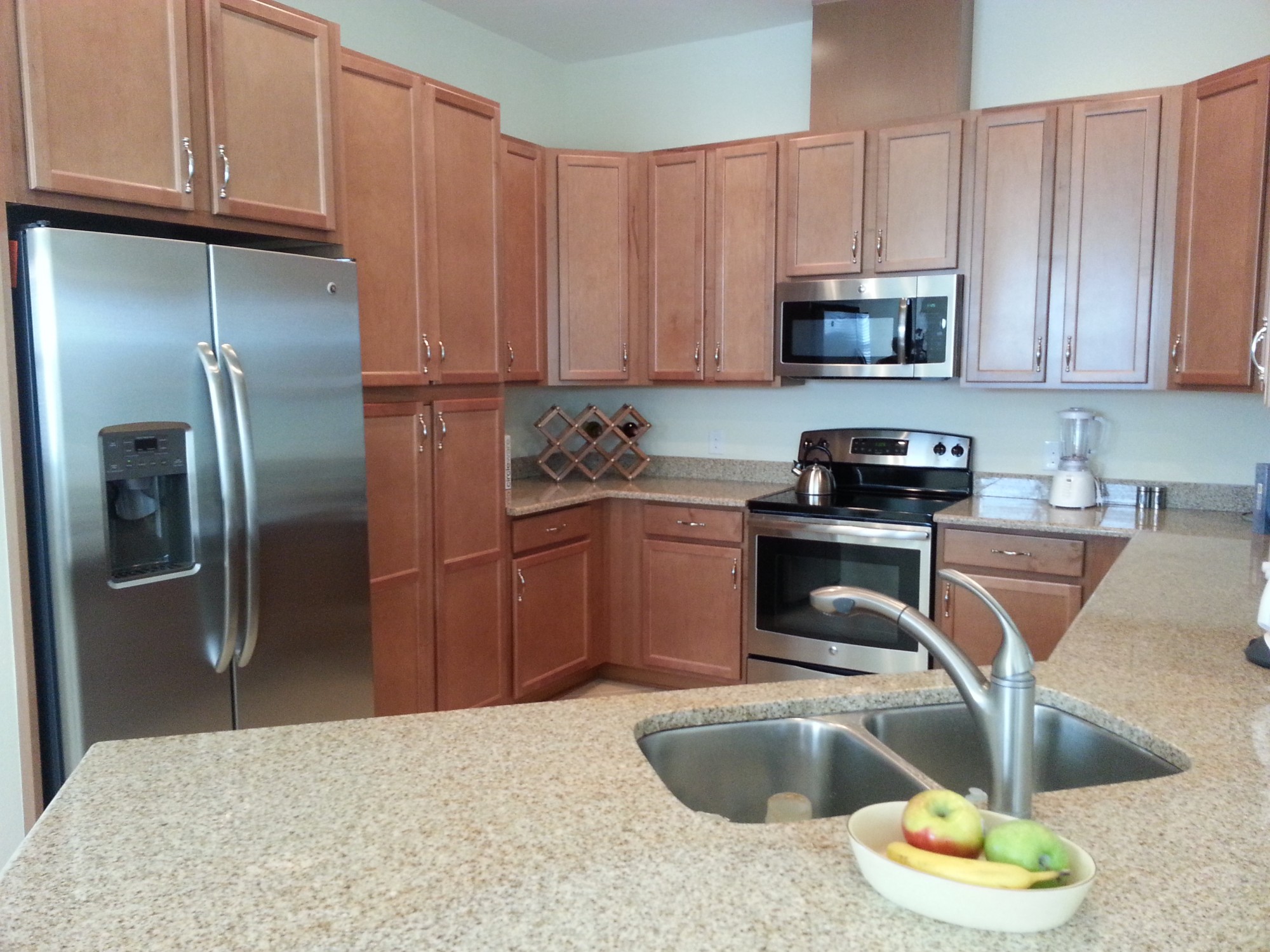 Wood Cabinets, Granite Counters & Stainless Steel Appliances!